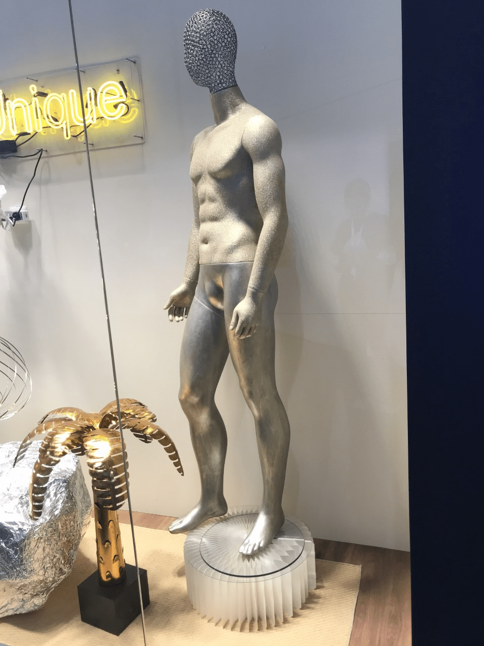 Mannequin Stand 30 x 50 - Paper Lounge