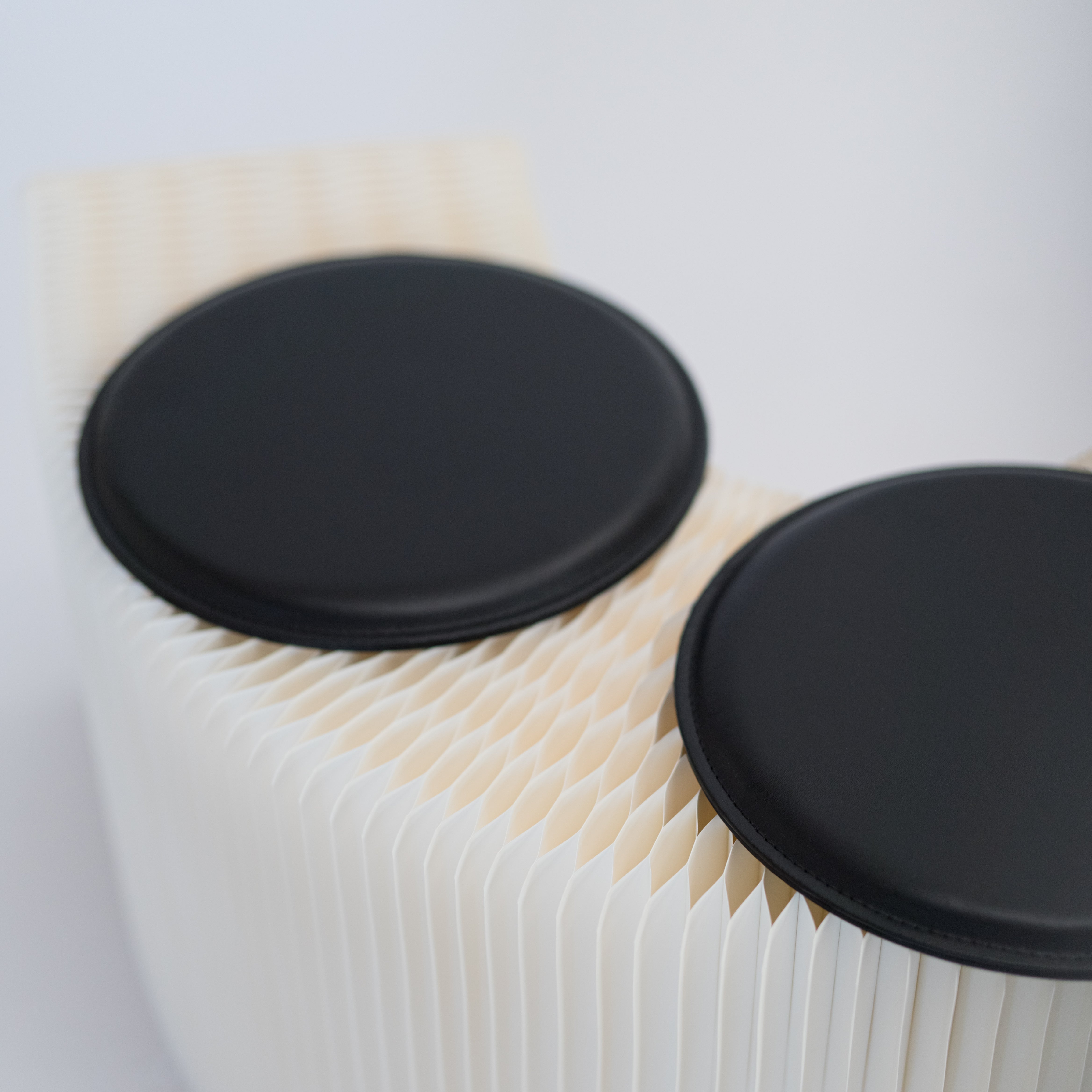 Foldable Paper Bench - White